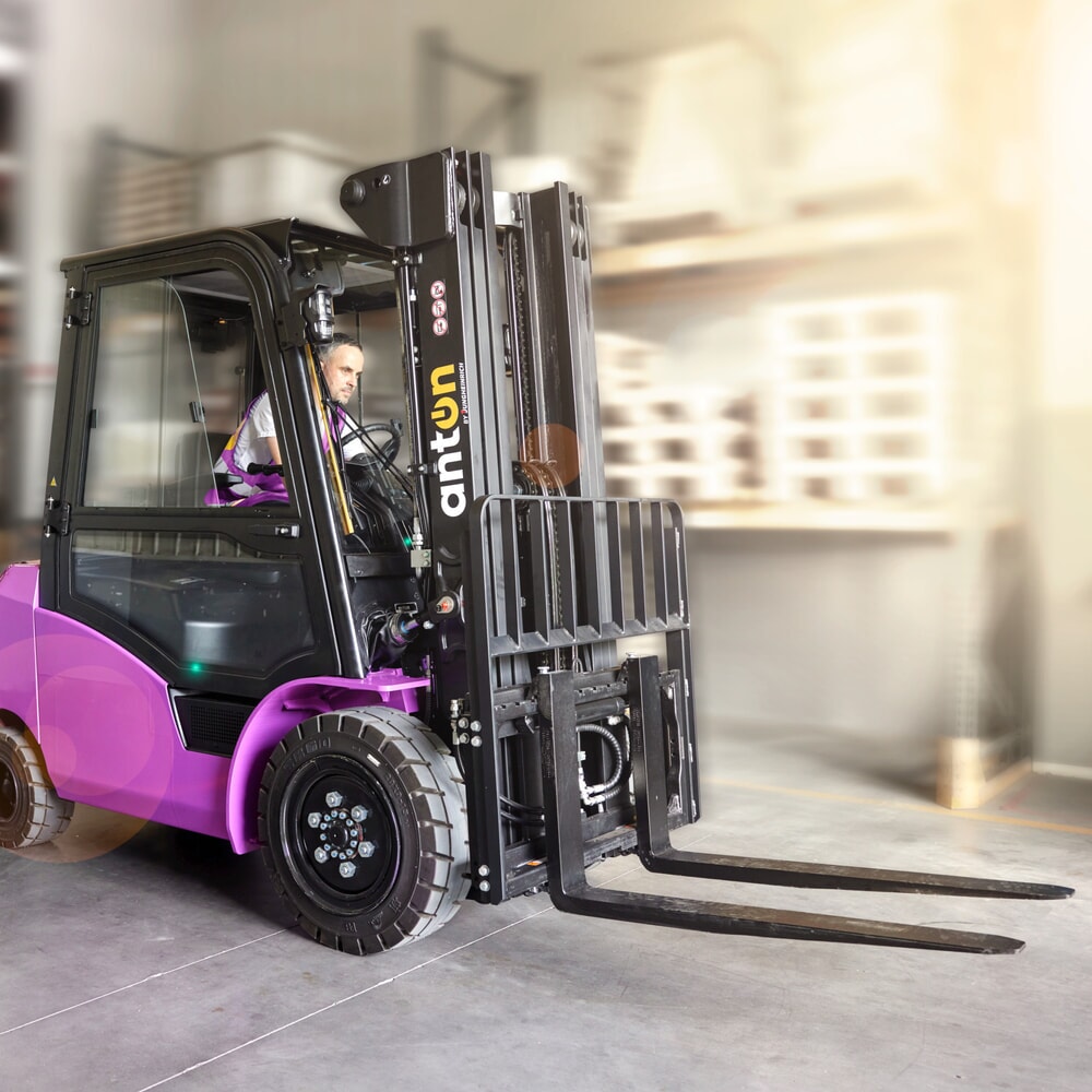Produktbild nr 10: AntOn by Jungheinrich elektriska gaffeltruckar CBH 3.0 med tredelat teleskopstativ, lyfthöjd 4 800 mm, lastkapacitet 3 000 kg, väderskyddshytt Comfort, inkl. extern laddare 80 V, 60 A, CEE, 4-polig