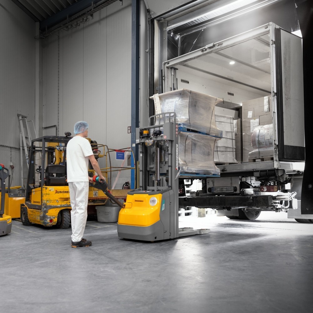 Produktbild nr 6: Jungheinrich EJC 112zi ZZ elektrisk höglyftare, tvådelat teleskopstativ, lyfthöjd 2 590 mm, lastkapacitet 1 200 kg, proportionalhydraulik, dubbeldäcksfunktion
